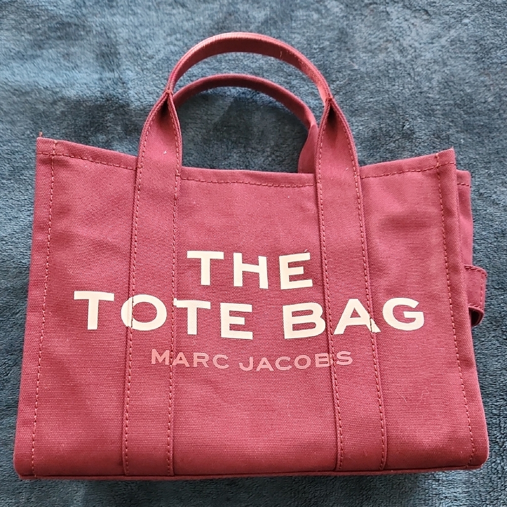 Marc Jacobs The Tote Bag - Wine